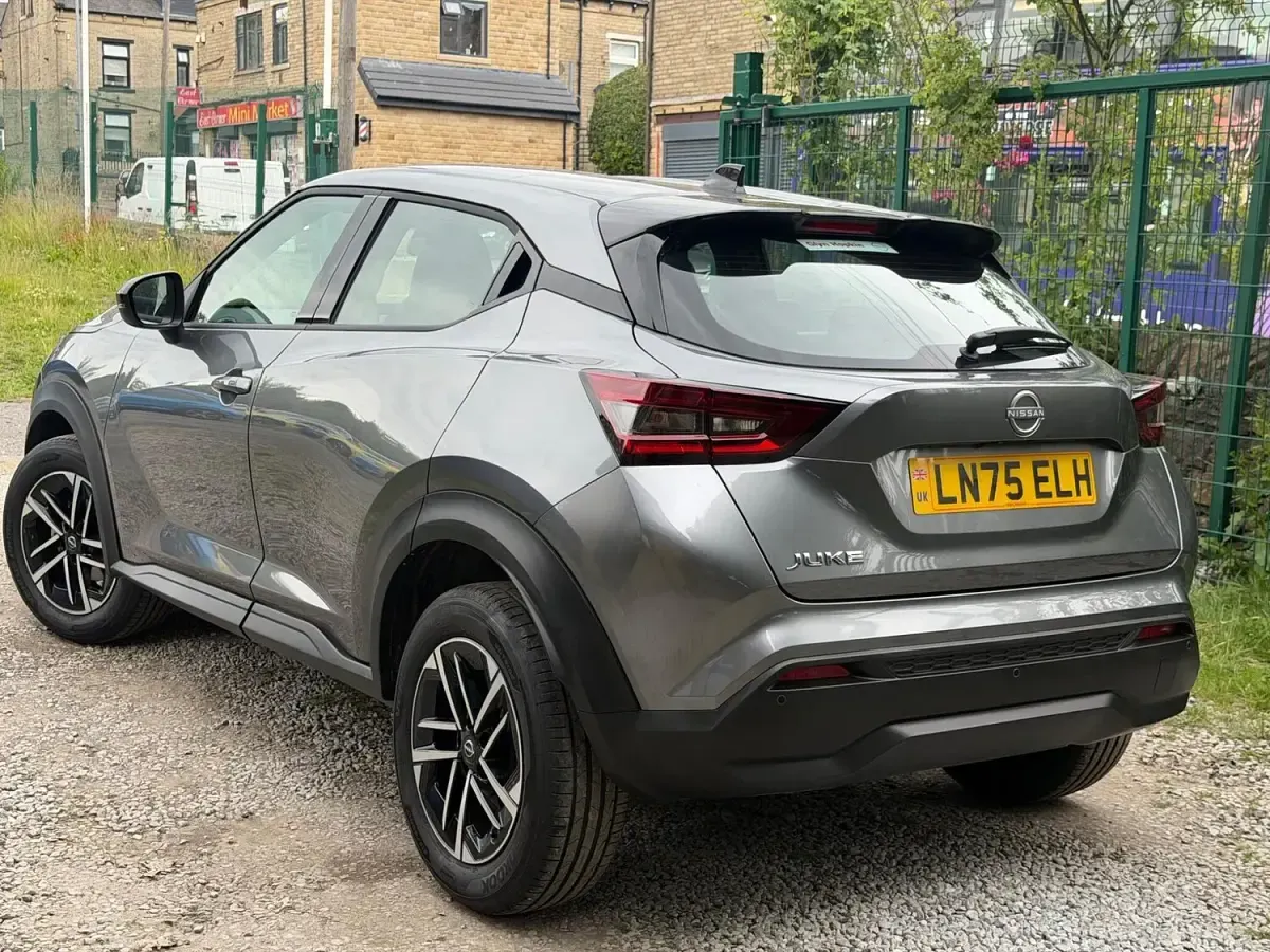 New Nissan Juke N-Connecta 114 HP (83 kW) 2025 Grey SUV