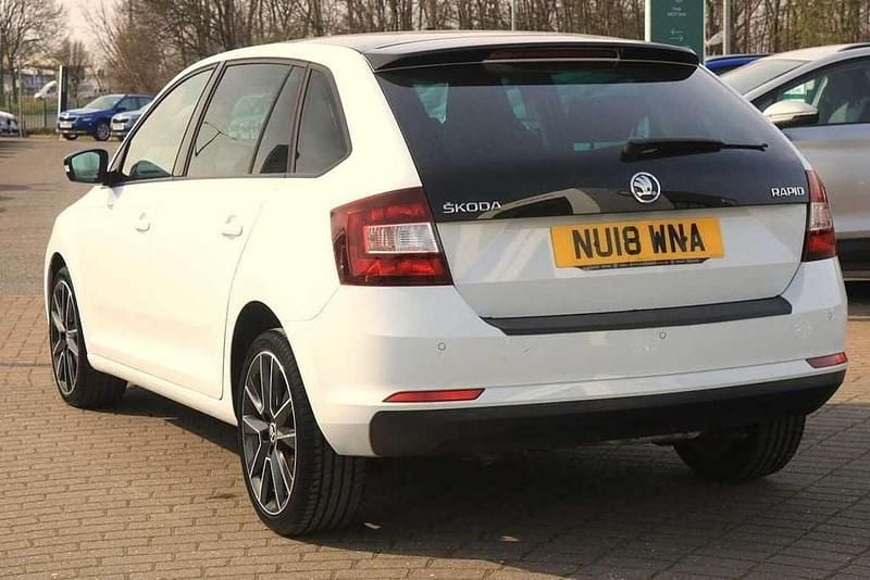 Used Skoda Rapid 2018 White Hatchback