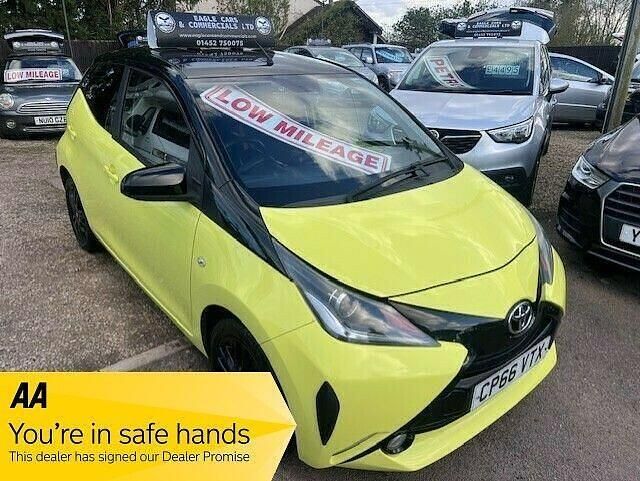 Used Toyota Aygo X-cite 68 HP (50 kW) 2017 Yellow Hatchback