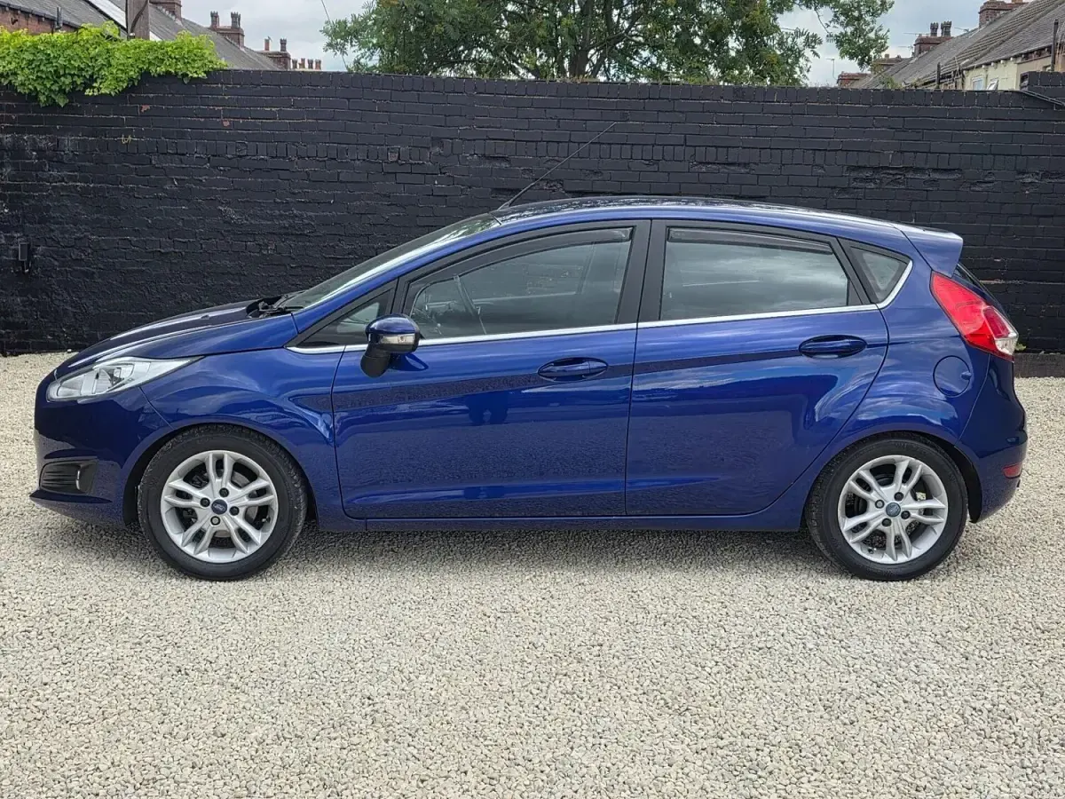 Used Ford Fiesta Zetec 2015 Blue Hatchback