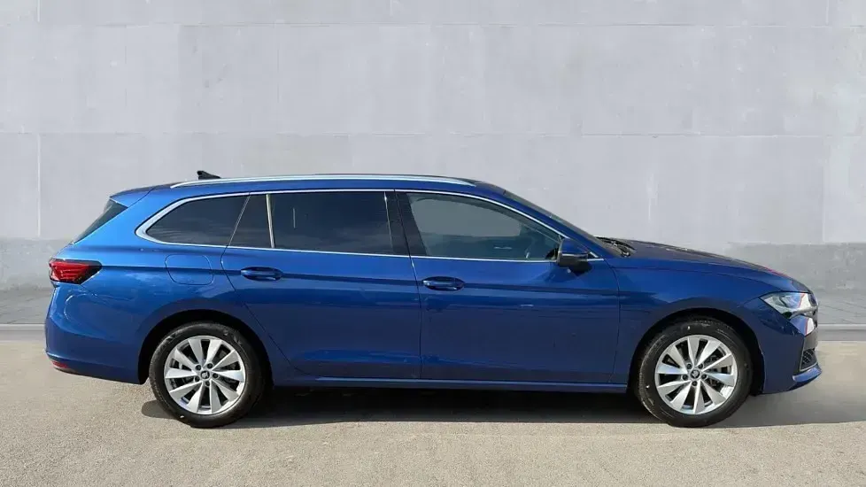 Used Skoda Superb SE Technology 150 HP (110 kW) 2026 Cobalt blue metallic