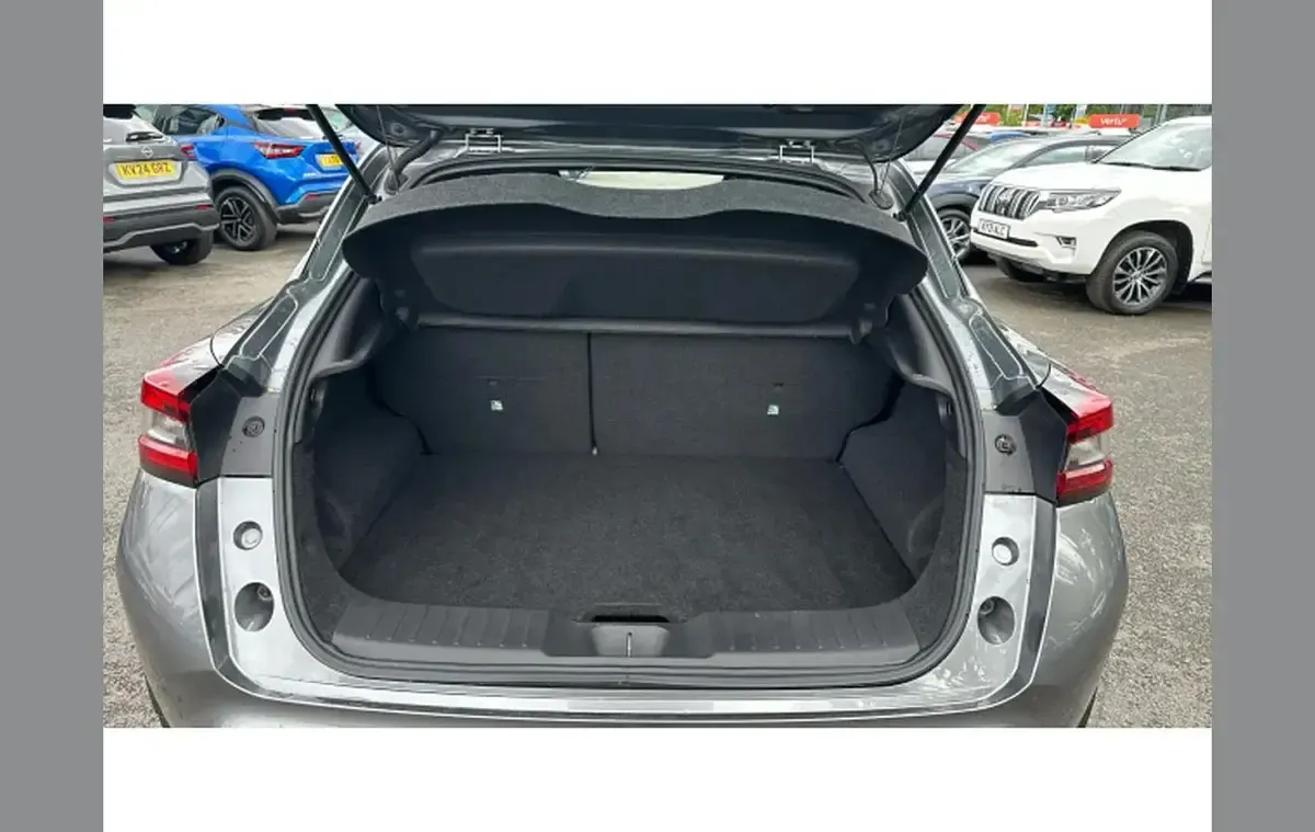Used Nissan Juke N-Connecta 117 HP (86 kW) 2021 Grey SUV