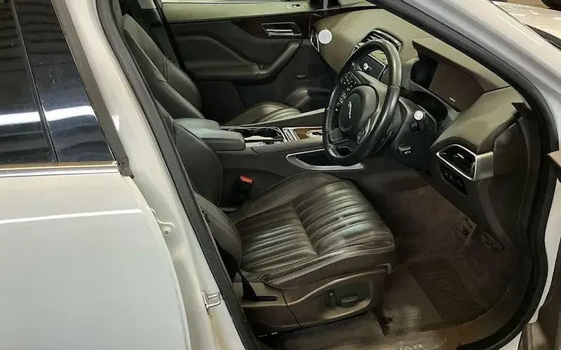 Used Jaguar F-Pace Portfolio 179 HP (131 kW) 2020 SUV