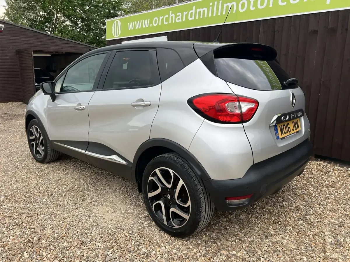 Używany Renault Captur Dynamique 90 KM (66 kW) 2016 Srebrny SUV