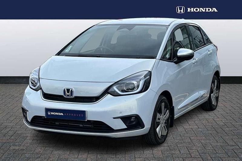 Used Honda Jazz Hybrid 109 HP (80 kW) 2023 White Hatchback