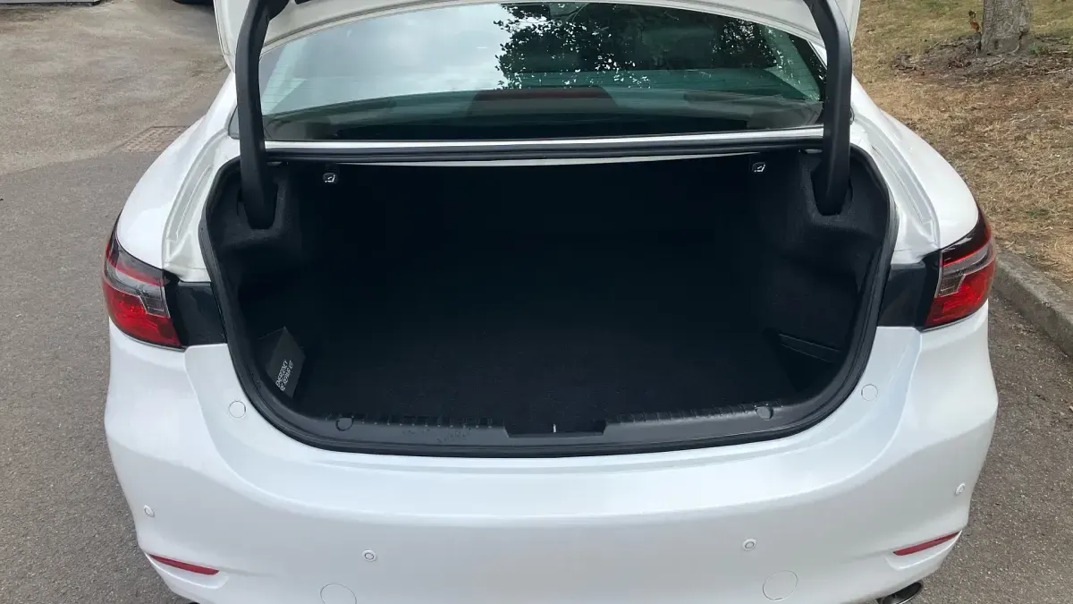 Used Mazda 6 Inclusive 150 HP (110 kW) 2019 White Sedan