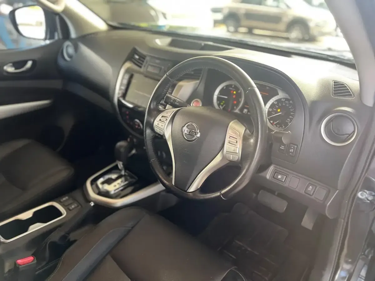 Used Nissan Navara Tekna 190 HP (139 kW) 2020 Black Pickup