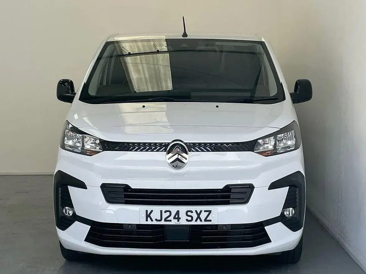 Used Citroën Dispatch 120 HP (88 kW) 2024 White MPV