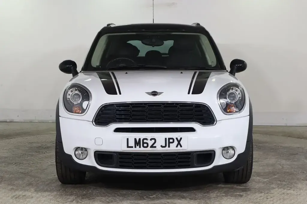 Used Mini Cooper SD 143 HP (105 kW) 2012 White Hatchback
