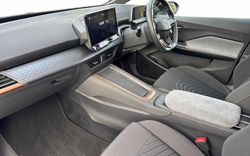 Used Cupra Born e-Boost 169 kW (230 HP) 2024 Silver Hatchback