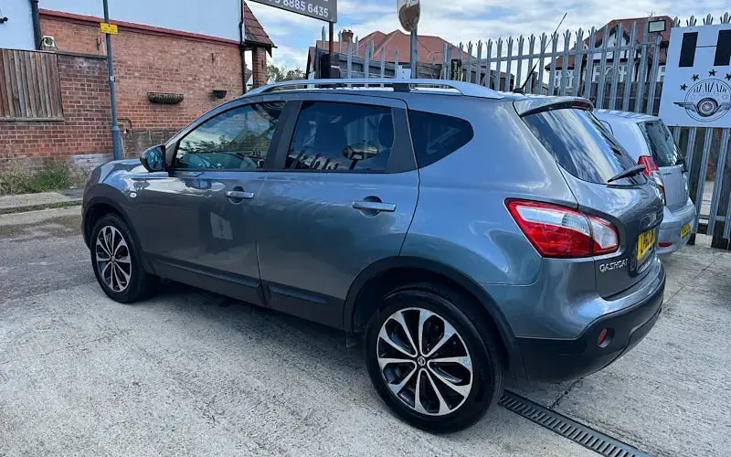 Used Nissan Qashqai N-TEC 117 HP (86 kW) 2012 Grey SUV
