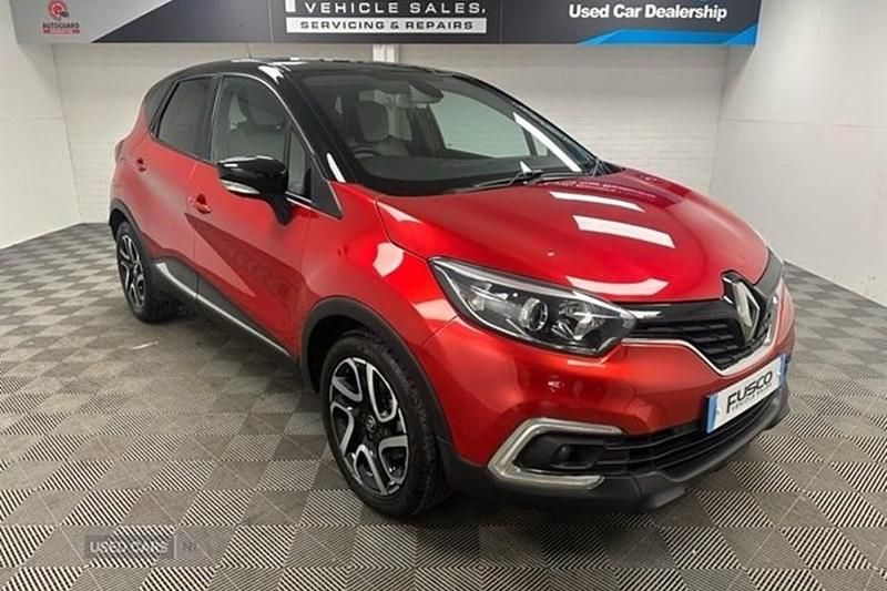 Red/black Used 2019 Renault Captur Iconic SUV | £9,495 (Fair price) - Image 1/1