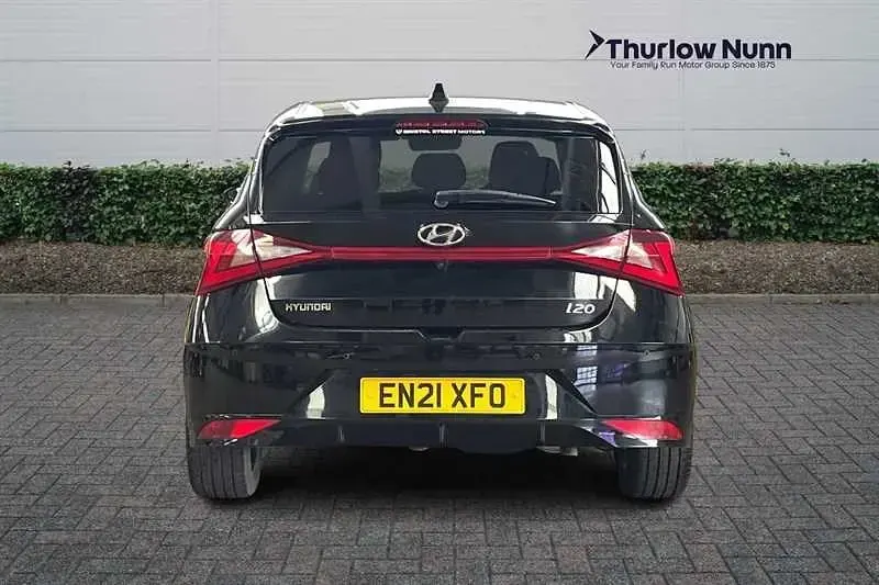 Używany Hyundai i20 Premium 100 KM (73 kW) 2021 Czarny Hatchback