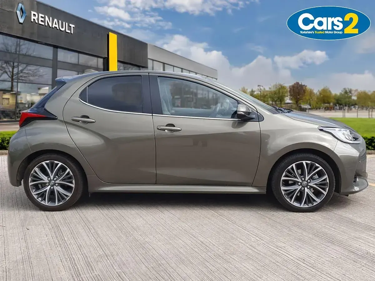 Used Toyota Yaris 113 HP (83 kW) 2022 Bronze Hatchback
