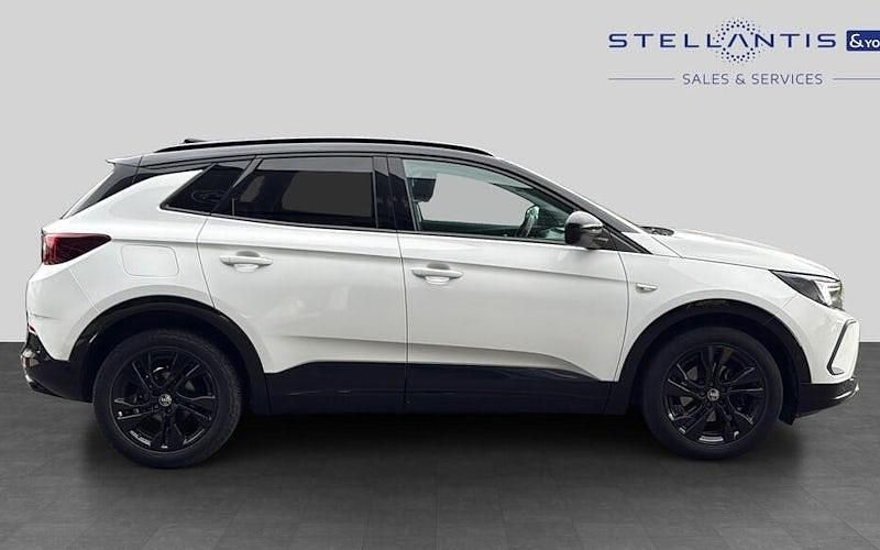 Second-hand Vauxhall Grandland X GS Line 131 CP (96 kW) 2022 Alb SUV