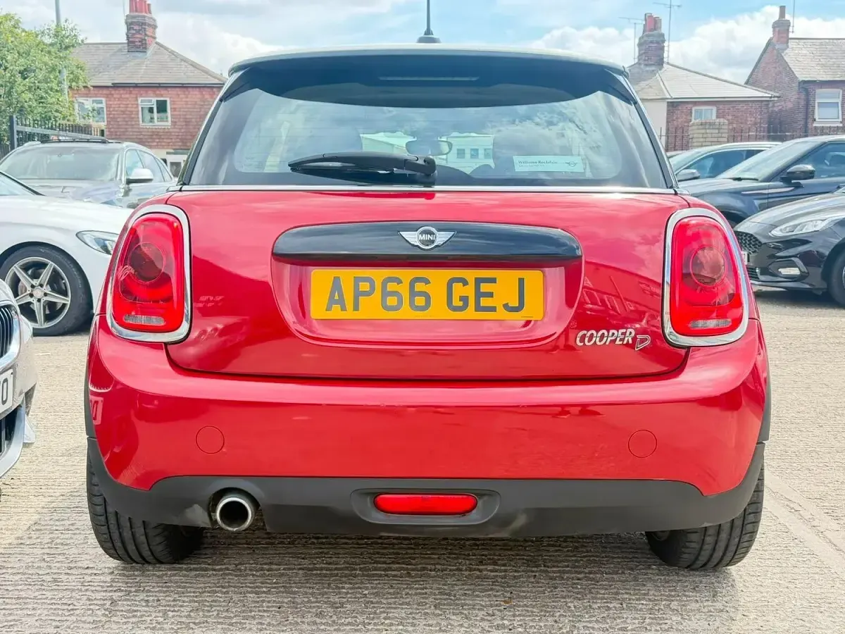 Used Mini Cooper D Hatch 116 HP (85 kW) 2017 Red Hatchback