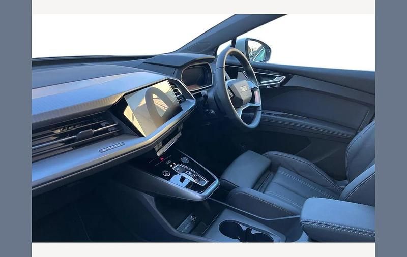 New Audi Q4 e-tron Sport 206 kW (281 HP) 2025 White SUV