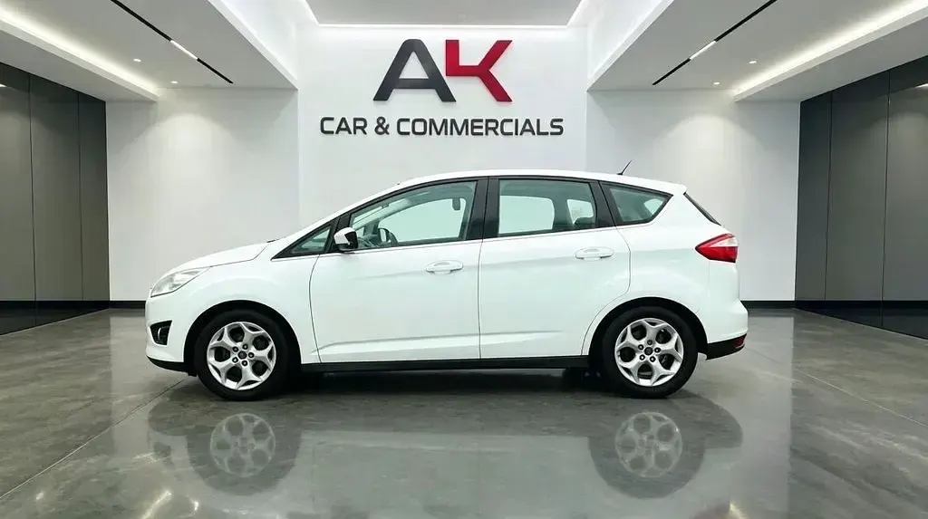 Used Ford C-MAX Zetec 105 HP (77 kW) 2014 White MPV