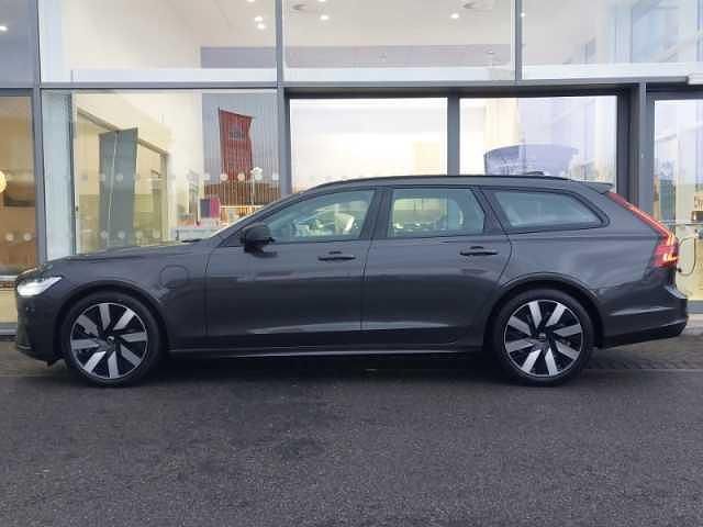 New Volvo V90 Plus 350 HP (257 kW) 2025 Silver Estate