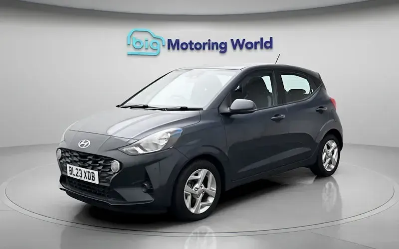 Used Hyundai i10 SE 67 HP (49 kW) 2023 Grey Hatchback