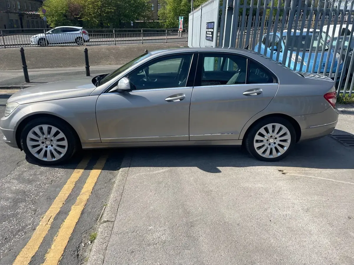 Used Mercedes C320 Elegance 224 HP (164 kW) 2007 Silver Sedan