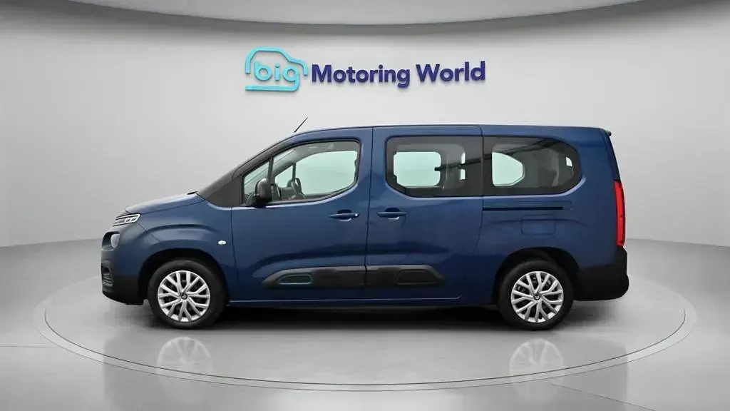 Used Citroën e-Berlingo Feel 100 kW (136 HP) 2023 Blue MPV