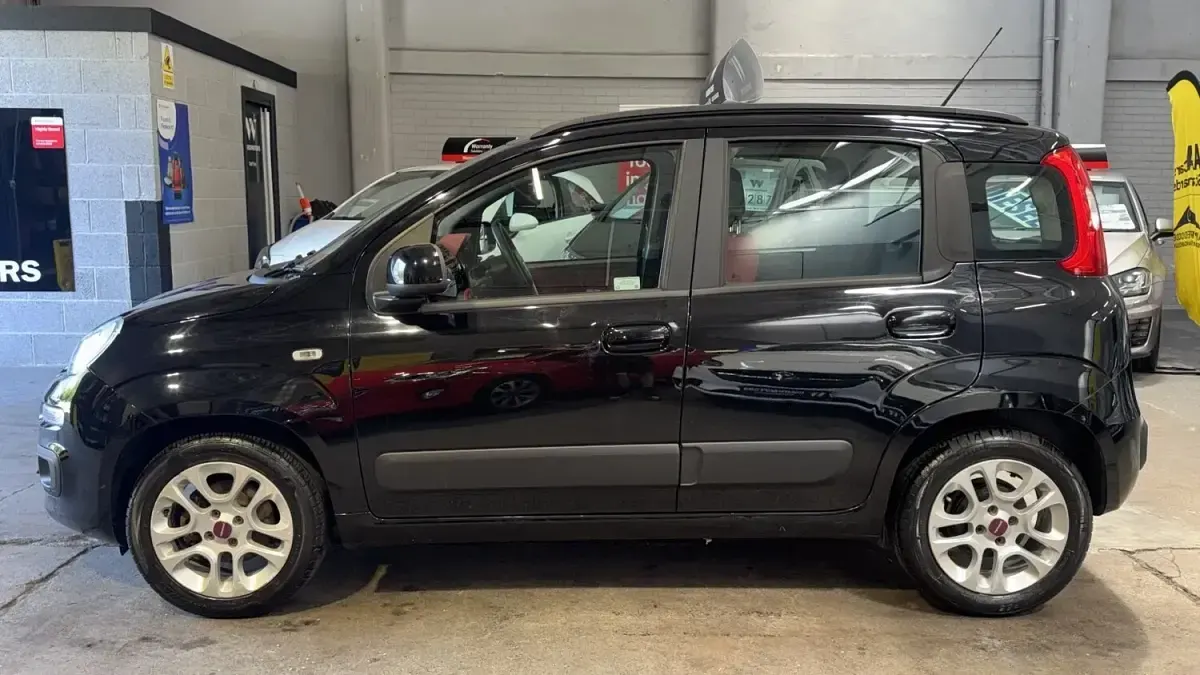 Used Fiat Panda Lounge 69 HP (50 kW) 2016 Black Hatchback