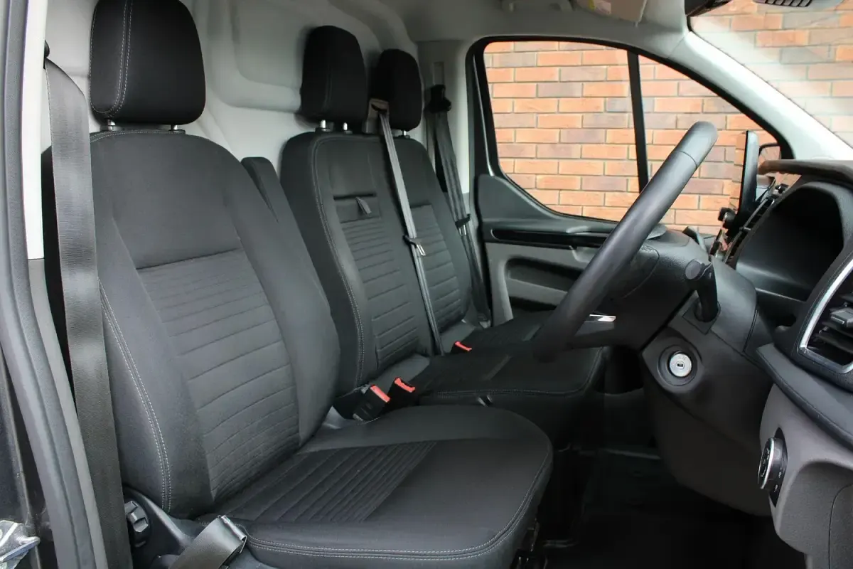 Used Ford Transit Custom Limited 170 HP (125 kW) 2023 Grey Van