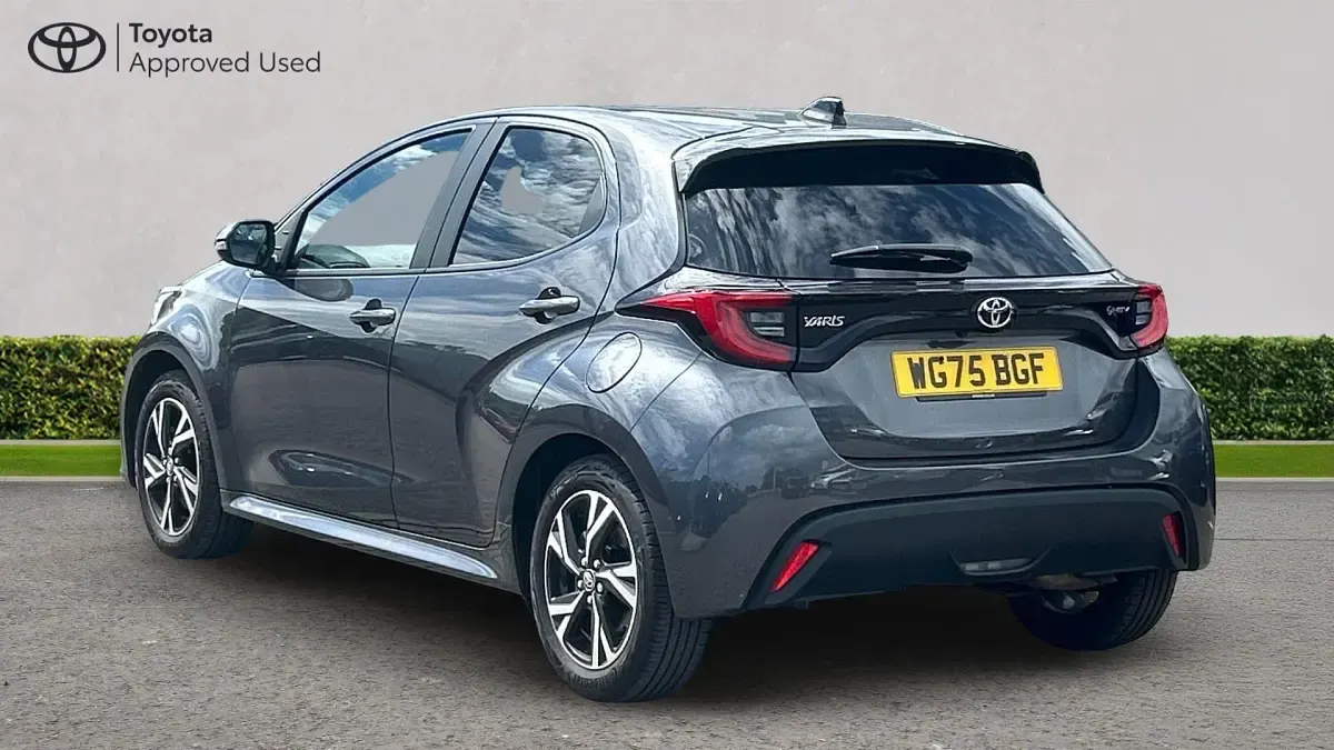 Used Toyota Yaris Design 116 HP (85 kW) 2025 Decuma grey Hatchback