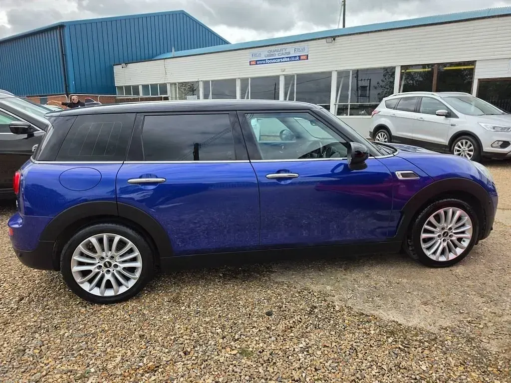 Begagnad Mini Cooper Clubman Classic 136 HK (100 kW) 2019 Blå Kombi