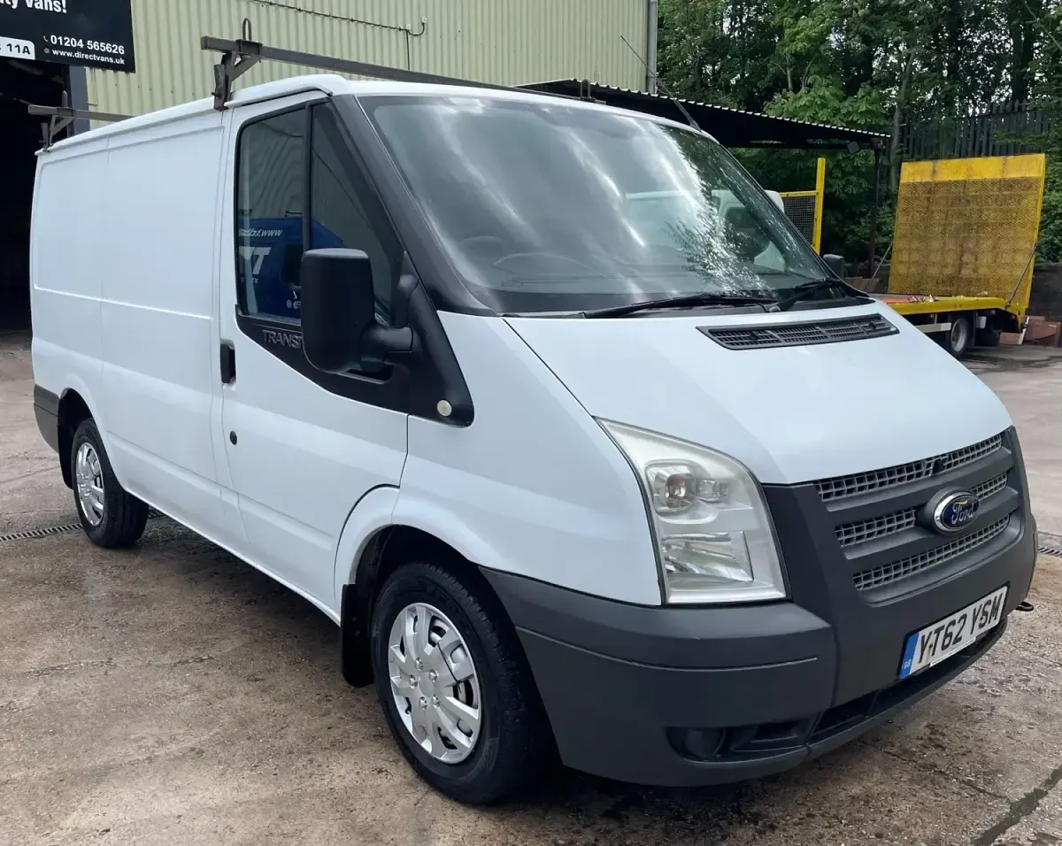 Usado Ford Transit 100 HP (73 kW) 2012 Branco Van
