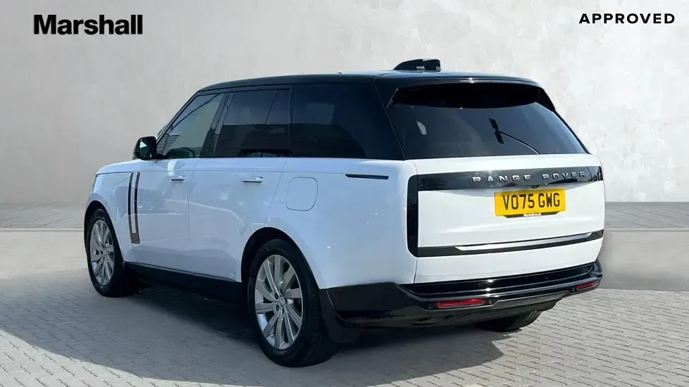 Used Land Rover Range Rover SE 460 HP (338 kW) 2025 White SUV