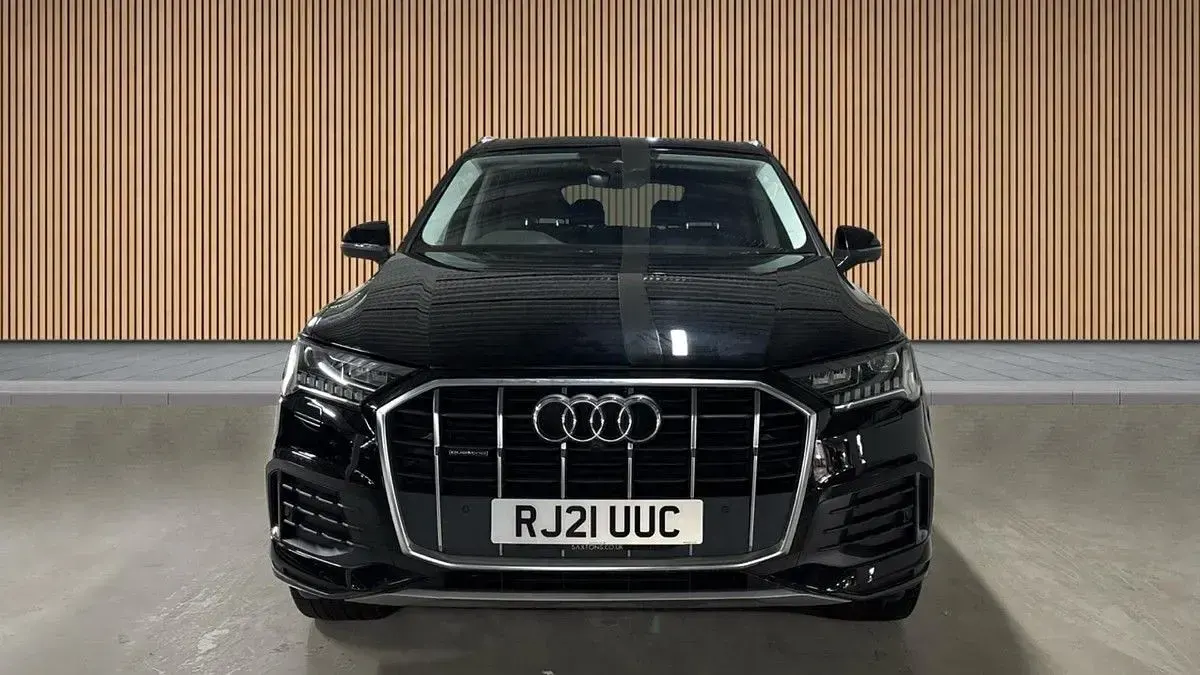 Used Audi Q7 Sport 286 HP (210 kW) 2021 Deep black/deep black SUV