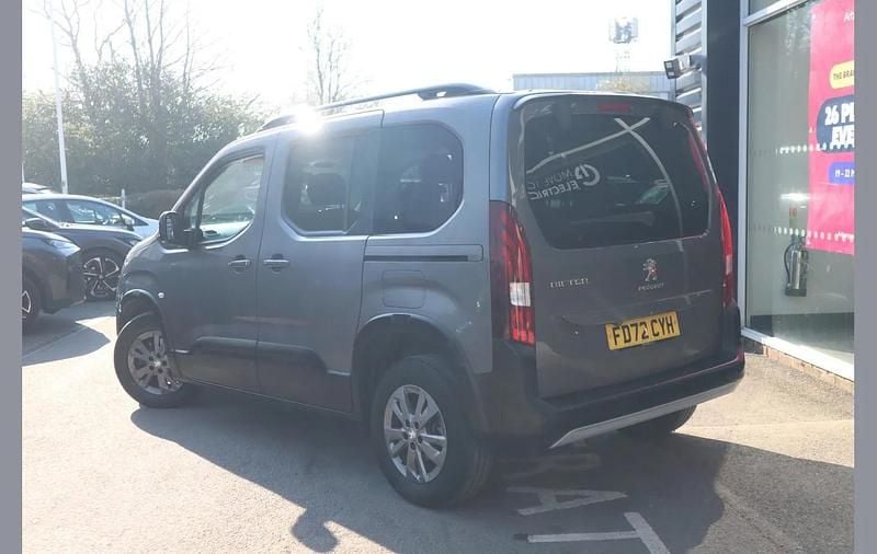 Used Peugeot Rifter Allure Premium 128 HP (94 kW) 2022 Grey MPV