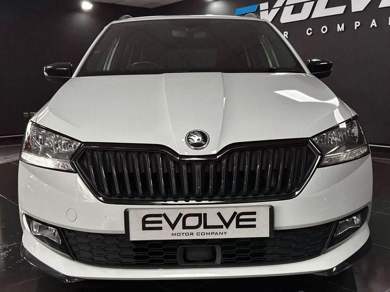 Used Skoda Fabia Monte Carlo 110 HP (80 kW) 2019 White Estate