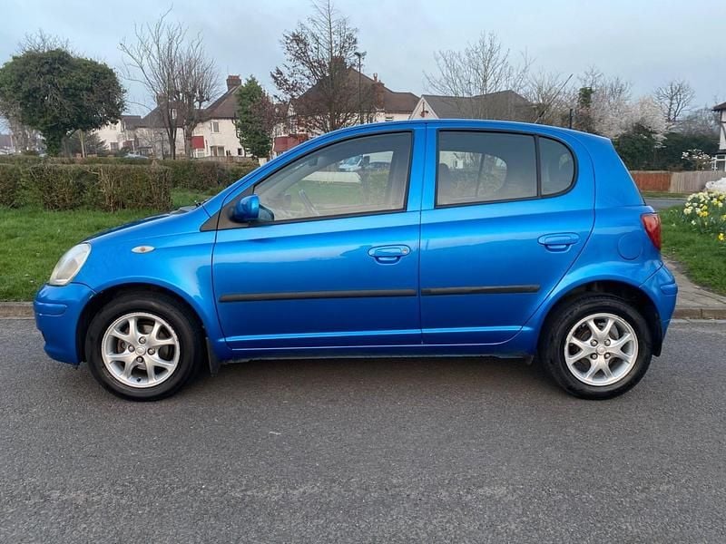 Used Toyota Yaris 2003 Blue Hatchback