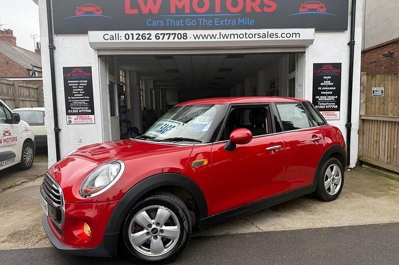 Red Used 2016 Mini Cooper D Hatch Hatchback | £7,495 (Fair price) - Image 1/1