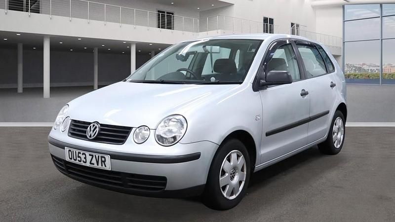 Used VW Polo 65 HP (47 kW) 2003 Silver Hatchback