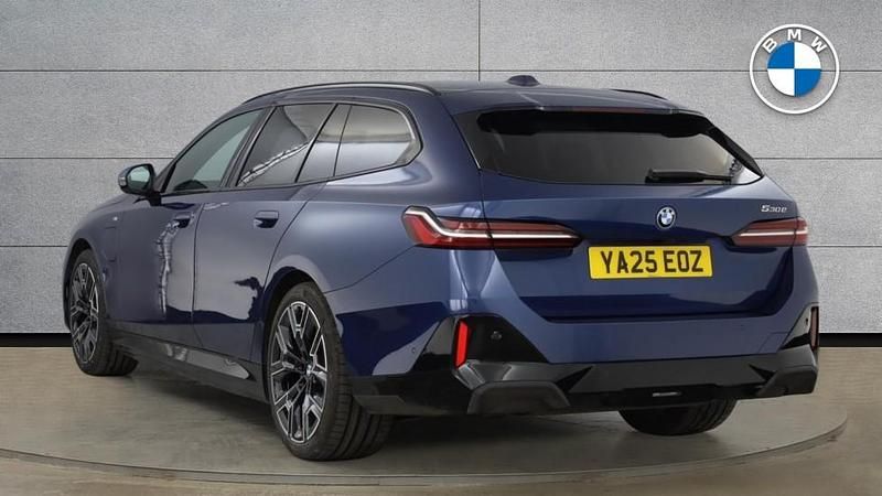 Used BMW 530e M Sport 295 HP (216 kW) 2025 Blue Estate