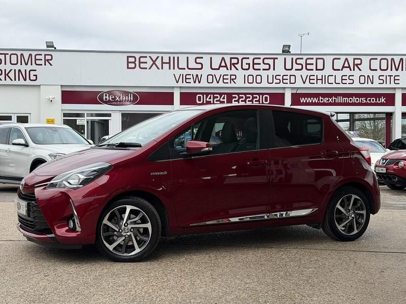 Used Toyota Yaris Hybrid 2018 Red Hatchback