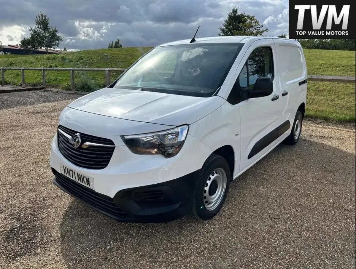 Used Vauxhall Combo 100 HP (73 kW) 2021 White Van