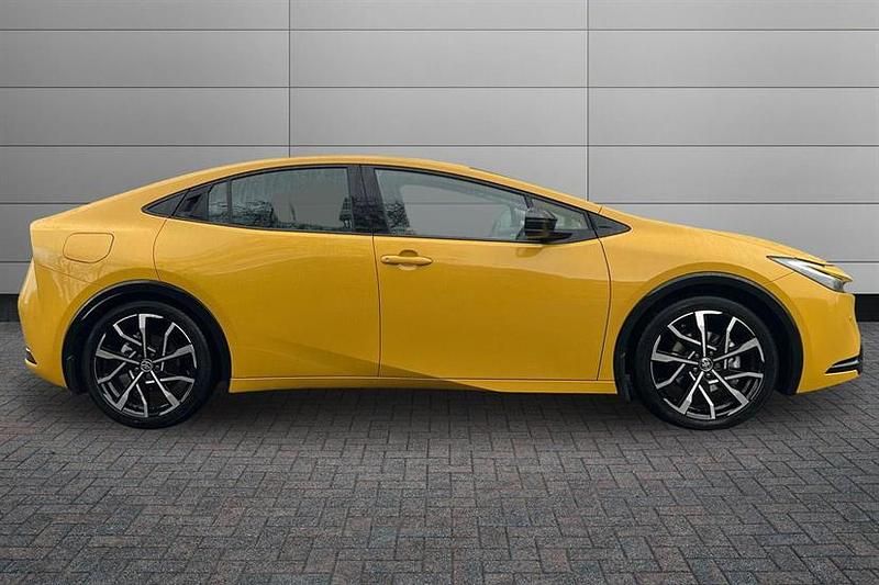 New Toyota Prius 223 HP (164 kW) 2025 Mustard Hatchback
