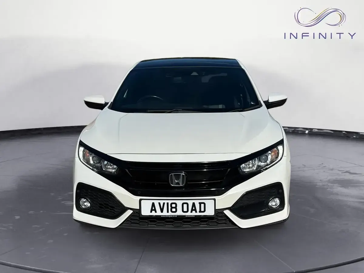 Used Honda Civic EX 126 HP (92 kW) 2018 White Hatchback