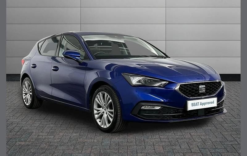 Begagnad Seat Leon SE Dynamic 108 HK (79 kW) 2021 Blå Halvkombi