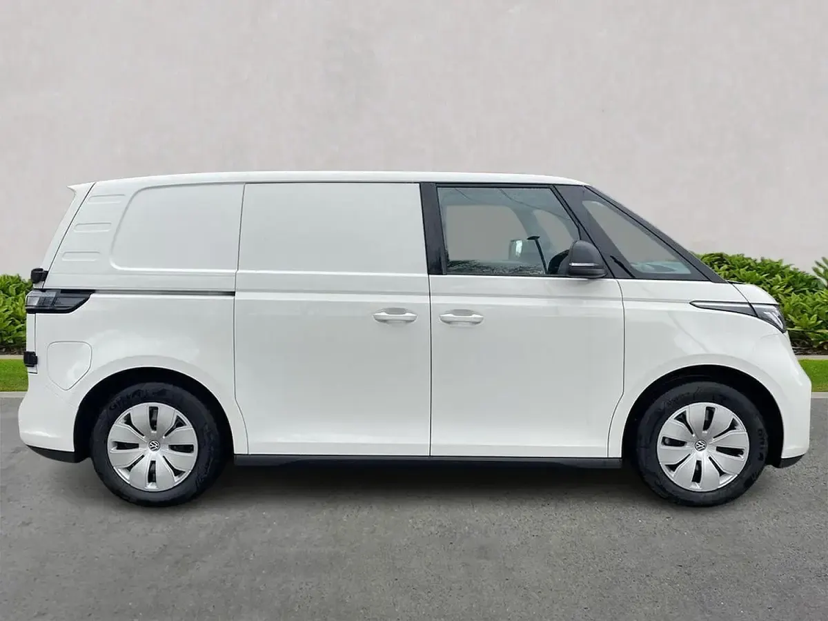 Used VW ID. Buzz 210 kW (286 HP) 2025 White MPV