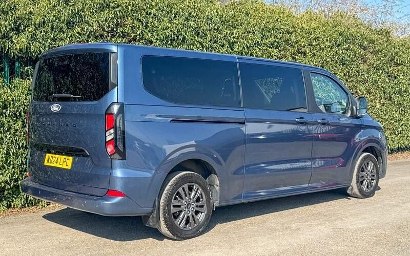 Used Ford Tourneo Titanium 136 HP (100 kW) 2025 MPV