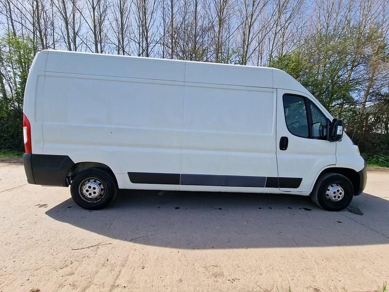 Used Citroën Relay 140 HP (102 kW) 2020 White Van
