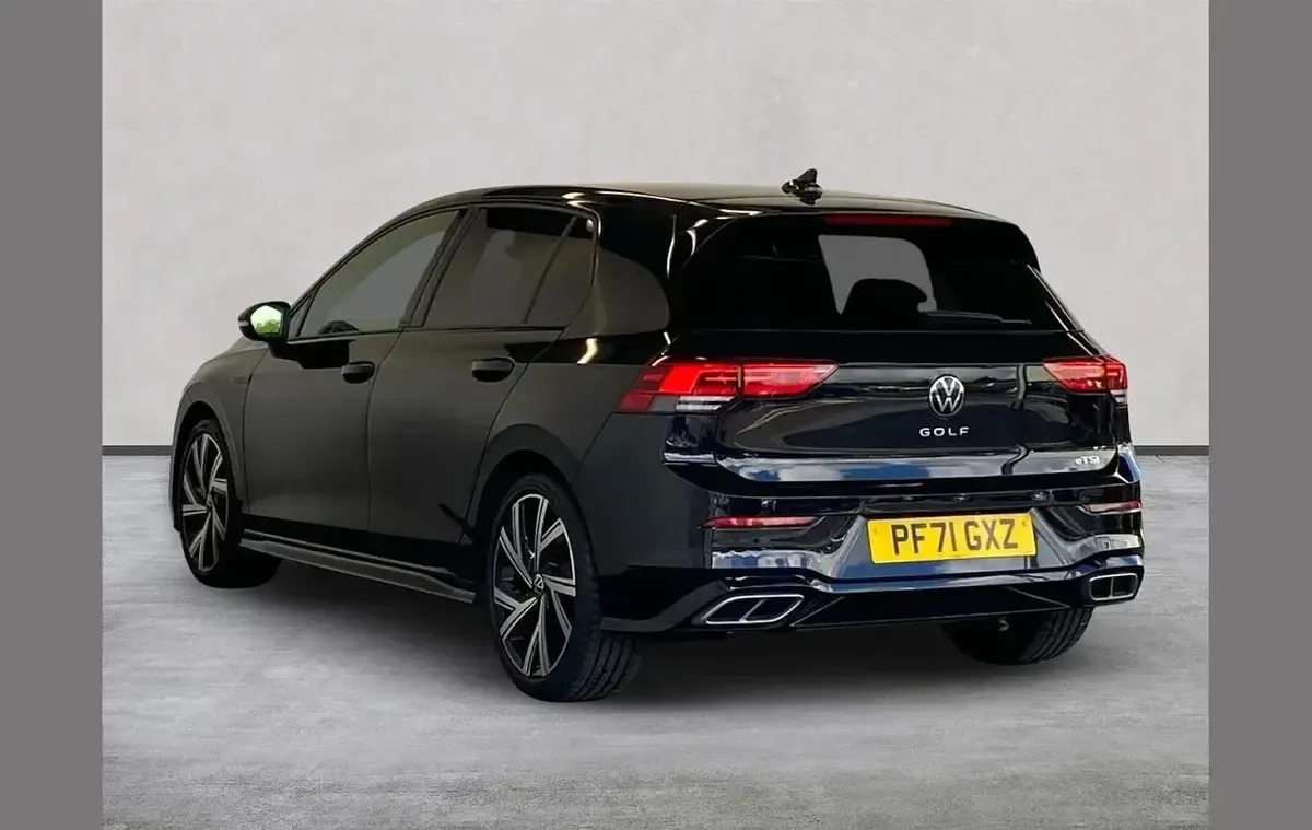 Used VW Golf VIII R-line 150 HP (110 kW) 2022 Black Hatchback