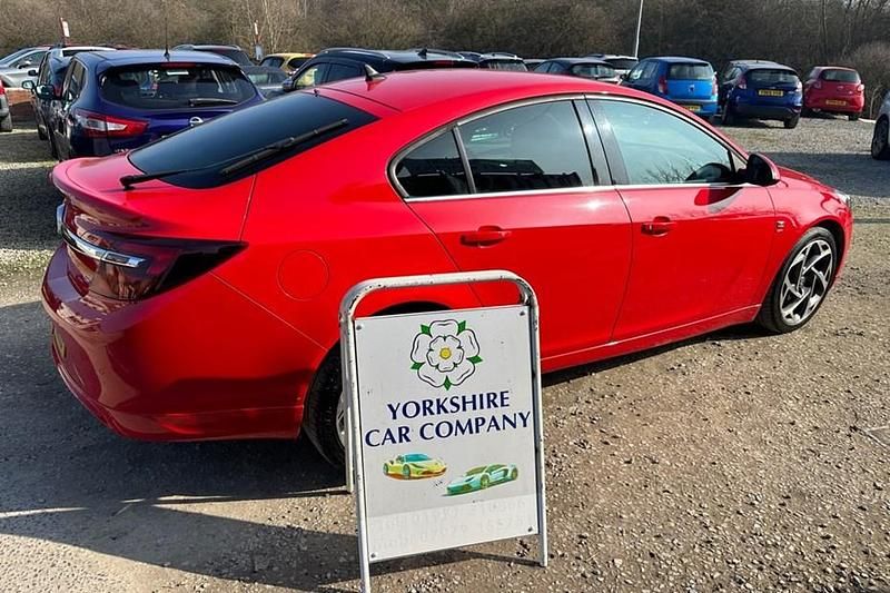 Used Vauxhall Insignia SRi 2016 Red Hatchback