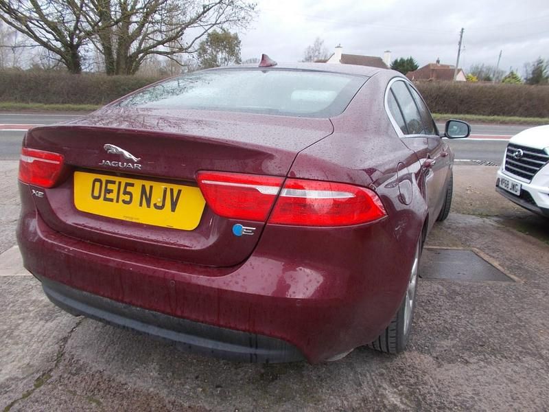 Used Jaguar XE Portfolio 163 HP (119 kW) 2015 Red Sedan